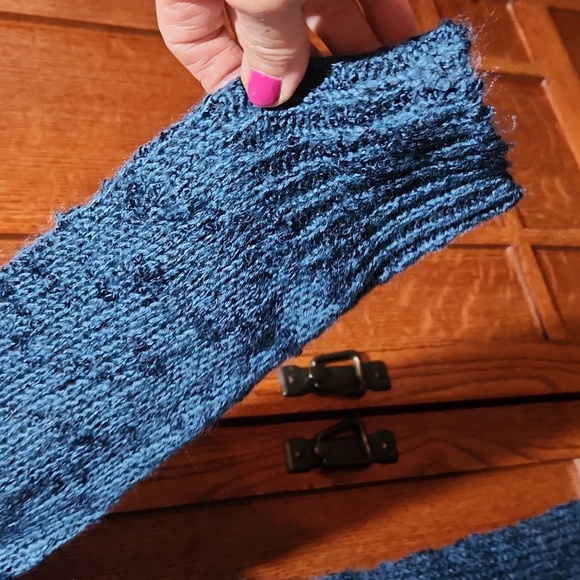 Size Medium Glimmer by J.J. Basics Tunic - Picture 4 of 6